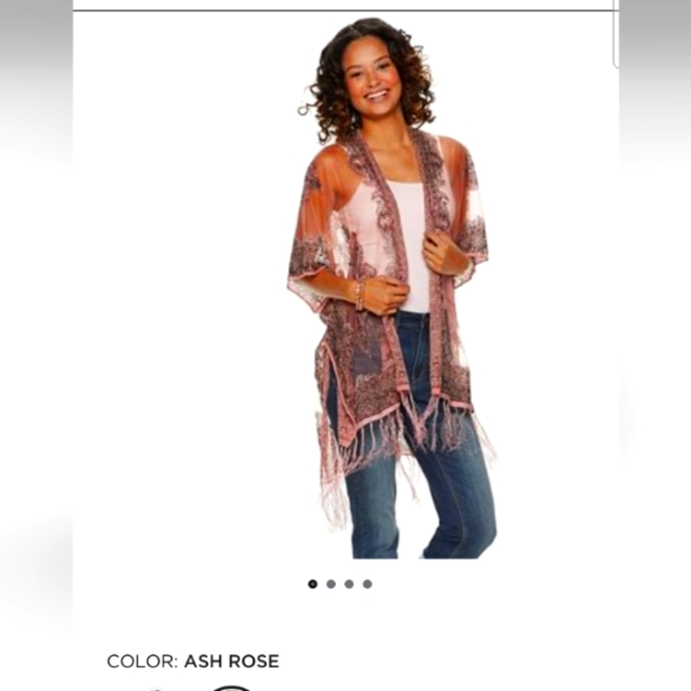 Mudd Bohemian Fringe Floral Rose Pink Beautifully Embroidered Kimono One Size